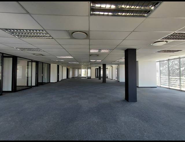 669M² OFFICE TO LET IN BRYANSTON